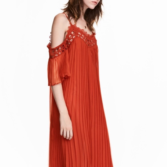 Dresses & Skirts - Orange pleated dress
